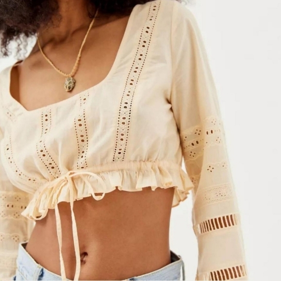Urban Outfitters NWOT eyelet yellow crop top XL - Picture 3 of 4
